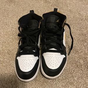 Little boys size 3 sneakers